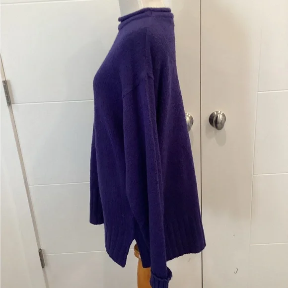 Vintage Carolyn Taylor Women's Turtleneck Sweater in Deep Purple - Picture 7 of 10